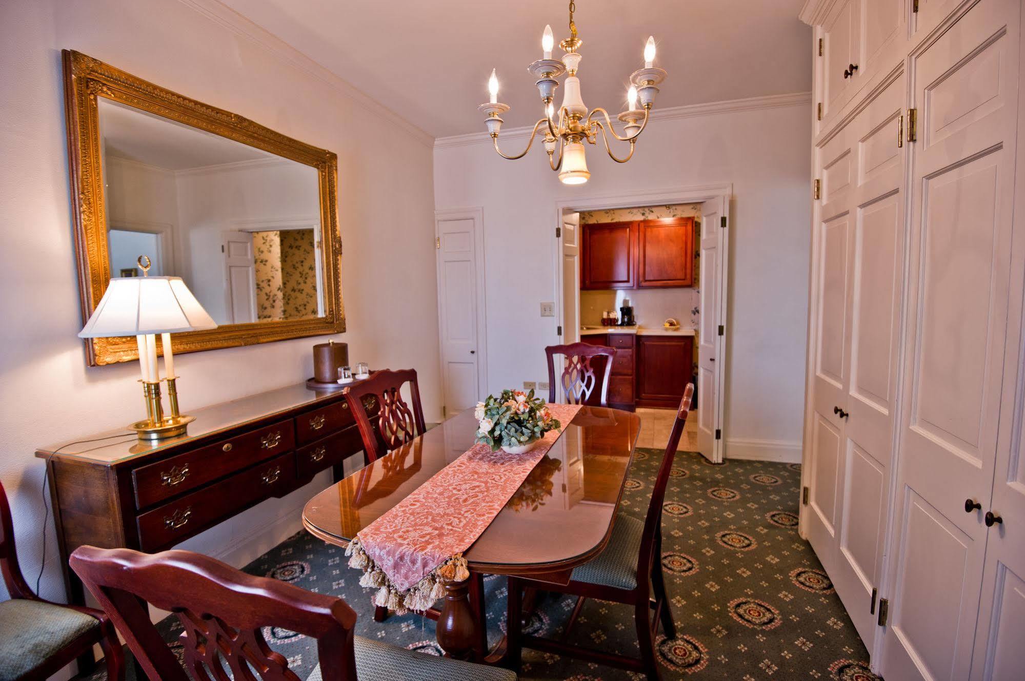 The Yorktowne Hotel, Tapestry Collection By Hilton Экстерьер фото